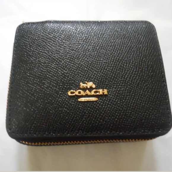 Coach Handbags - Authentic Coach Crossgrain Leather Jewelry Box